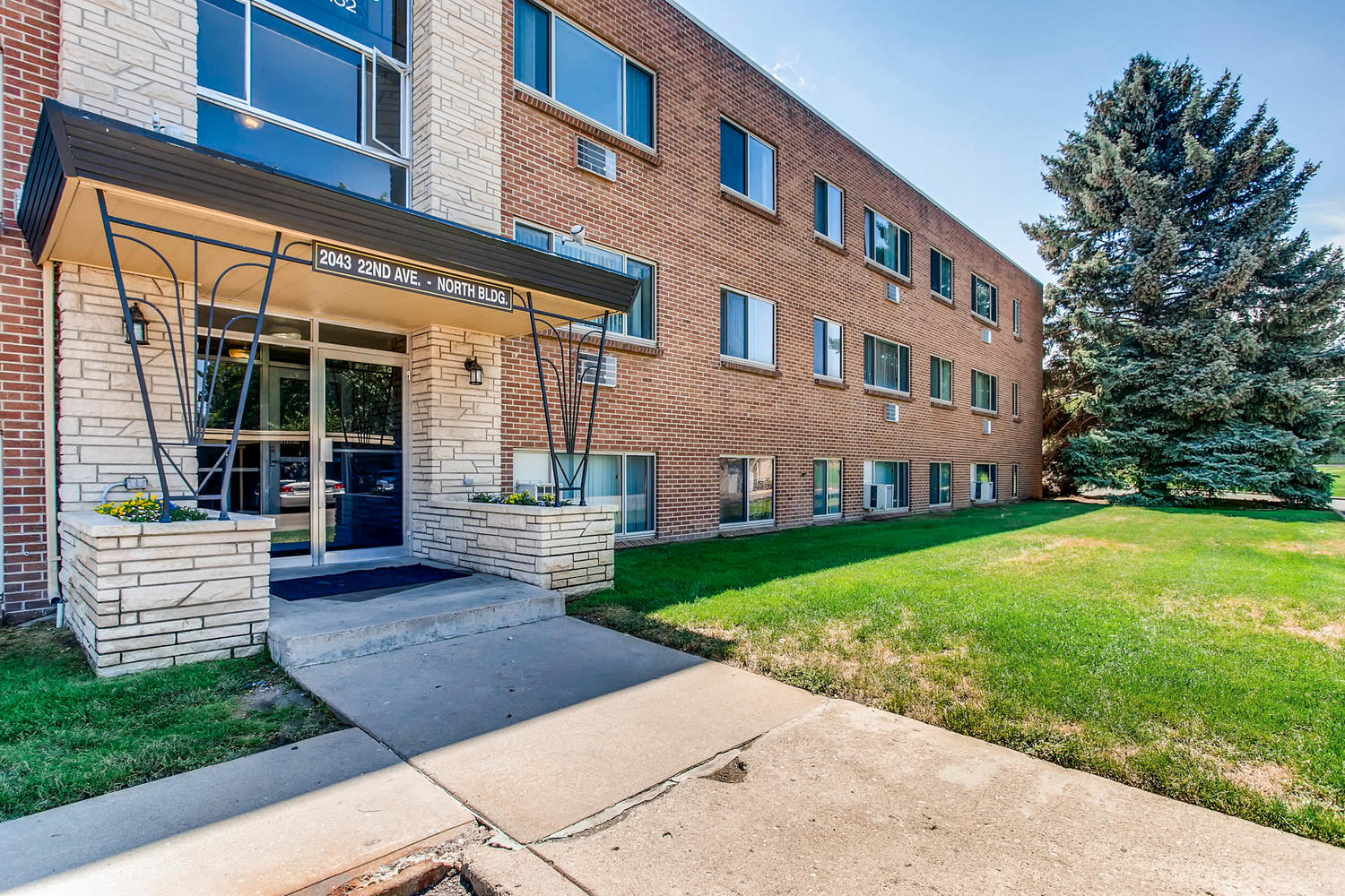 Royal Gardens Apartments in Greeley, CO